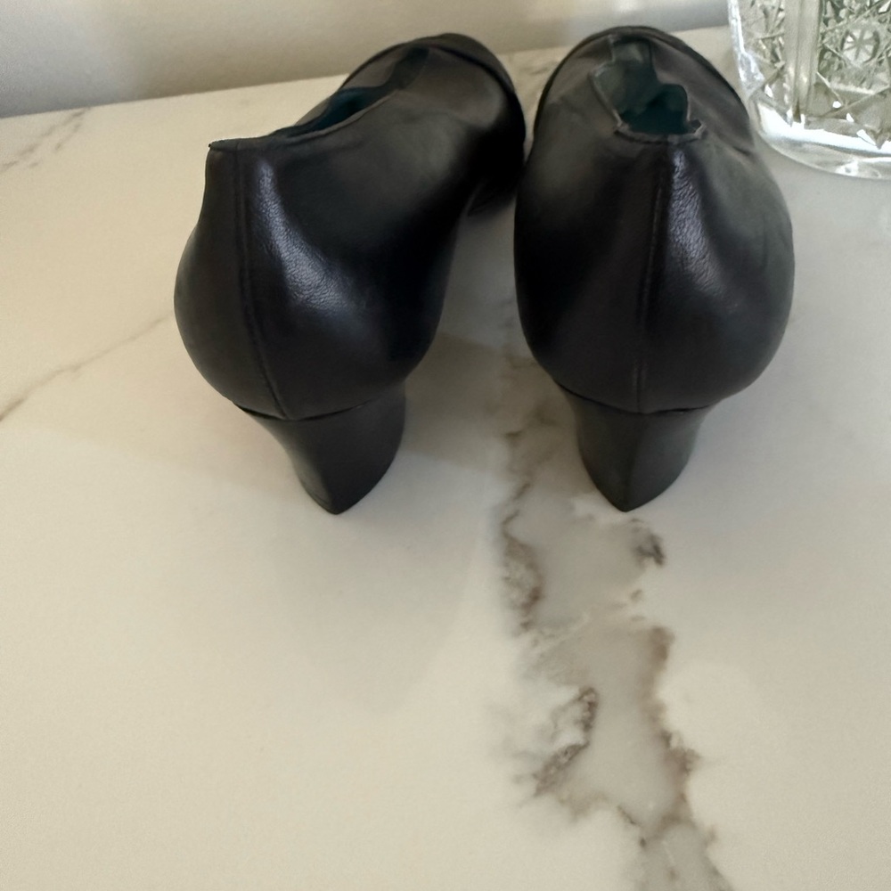 Thierry Rabotin Black Textured Flats - Picture 4 of 5